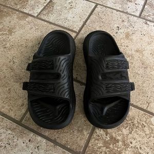 HOKA ORA Luxe Sandals